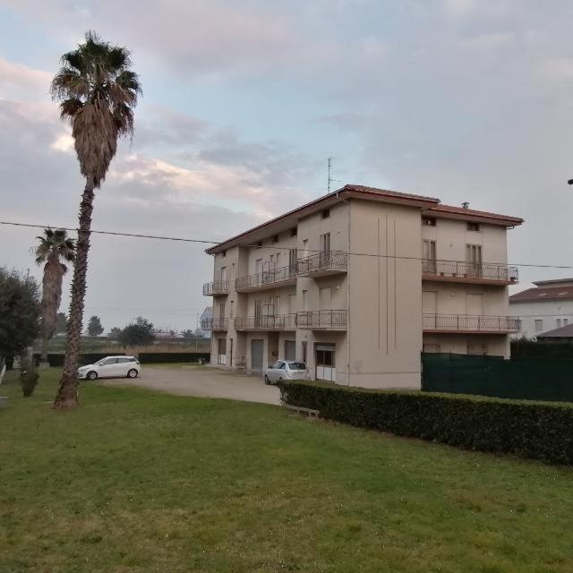 Casa A Due Passi Dal Mare Lägenhet Cupra Marittima Exteriör bild